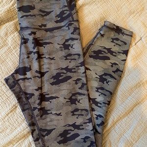 Zyia Silver Camo Supreme Legging